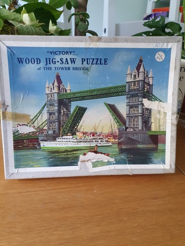 Tower bridge wooden jigsaw - tower,